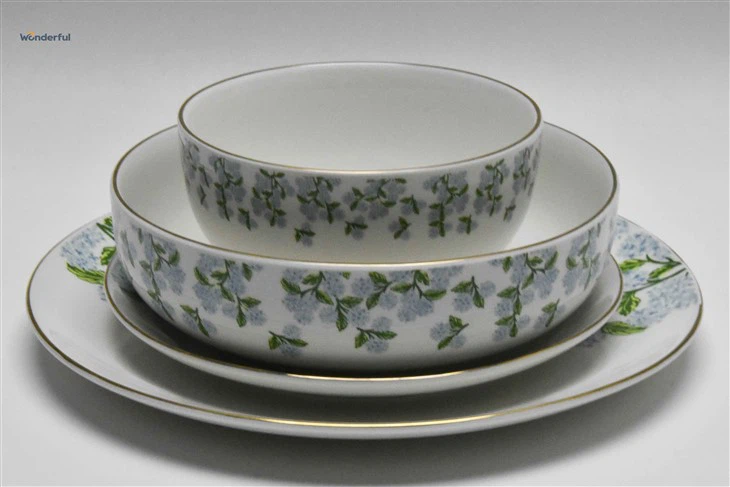Floral Ceramic Dinnerware Set With Gold Rim suppliers
